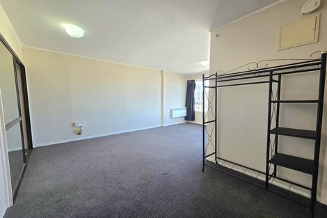 Photo of property in Churchill Flats, 213 The Terrace, Wellington Central, Wellington, 6011