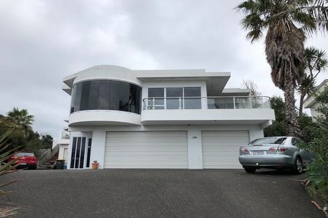 Photo of property in 32 Whiting Grove, West Harbour, Auckland, 0618