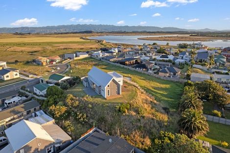 Photo of property in 2 Rangeview Rise, Foxton Beach, Foxton, 4815