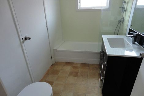 Photo of property in 19 Swallow Drive, Manurewa, Auckland, 2102