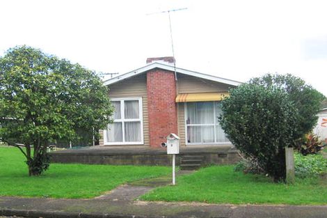 Photo of property in 2 Laureston Avenue, Papatoetoe, Auckland, 2025