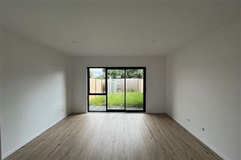 Photo of property in 3 Eileen Newey Place, Henderson, Auckland, 0612