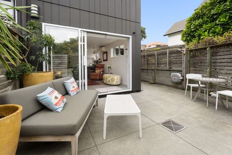 Photo of property in 355c Maunganui Road, Mount Maunganui, 3116