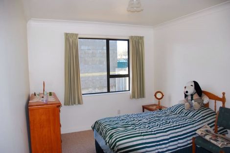 Photo of property in 17b Roy Street, Tawa, Wellington, 5028