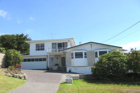 Photo of property in 16 Eastcliffe Road, Castor Bay, Auckland, 0620