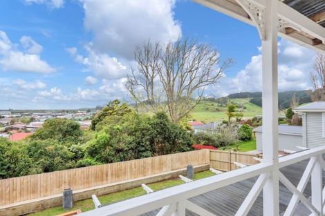 Photo of property in 4 Nelson Street, Helensville, 0800