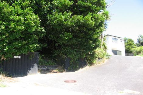 Photo of property in 1/24 Exeter Place, Unsworth Heights, Auckland, 0632
