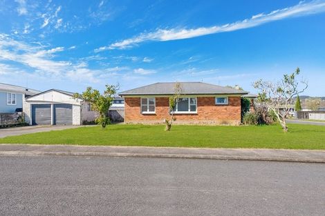Photo of property in 2 Belgrave Place, Papakura, 2110