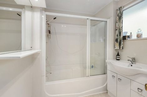 Photo of property in 4/378 Evans Bay Parade, Hataitai, Wellington, 6021