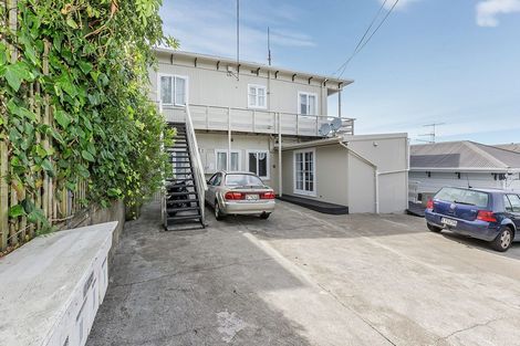 Photo of property in 5/60 Fairlie Terrace, Kelburn, Wellington, 6021