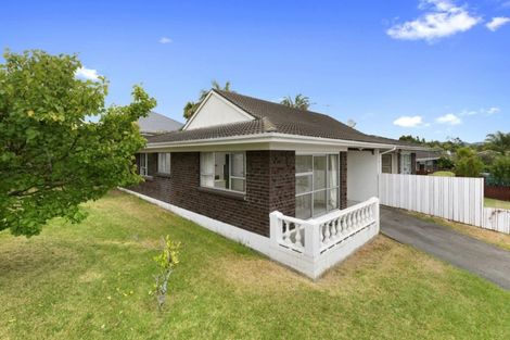 Photo of property in 1/2 Palm Court Drive, Glen Eden, Auckland, 0602