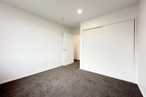 Photo of property in 33 Akoranga Place, Hornby, Christchurch, 8042
