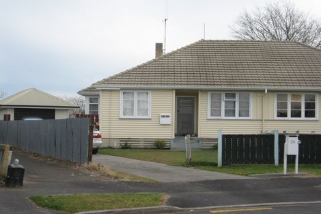 Photo of property in 11 Searancke Place, Fairfield, Hamilton, 3214