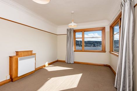 Photo of property in Ionian Flats, 123-125 Brougham Street, Mount Victoria, Wellington, 6011