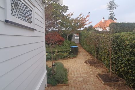 Photo of property in 42 Bassett Road, Remuera, Auckland, 1050