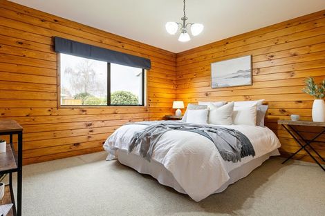 Photo of property in 1 Beadle Place, St Andrews, Hamilton, 3200