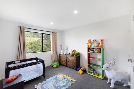 Photo of property in 13 Stubbs Place, Fairview Heights, Auckland, 0632