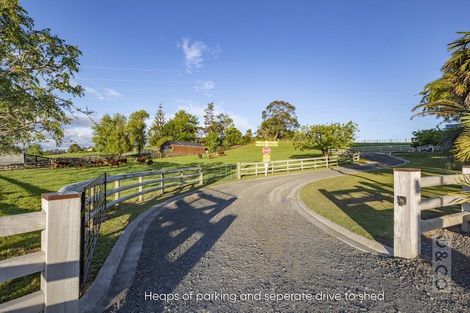 Photo of property in 1239 Peak Road, Helensville, 0875