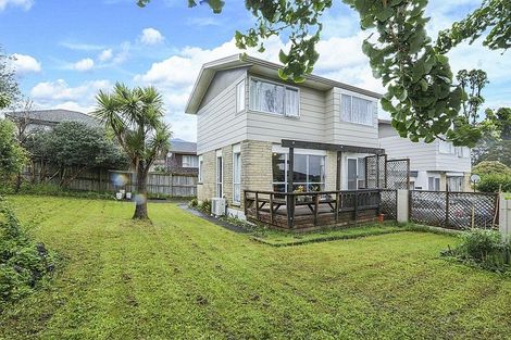 Photo of property in 1/12 Ballater Place, Highland Park, Auckland, 2010