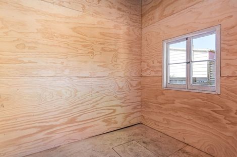 Photo of property in 18 Newcastle Street, Phillipstown, Christchurch, 8011