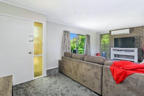 Photo of property in 8 Luke Place, Fairy Springs, Rotorua, 3015