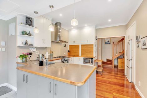 Photo of property in 6 Awatea Terrace, Hokowhitu, Palmerston North, 4410