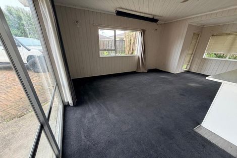 Photo of property in 68 Woodside Road, Massey, Auckland, 0614