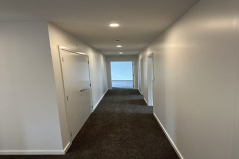 Photo of property in 32 Solitude Crescent, Kelvin Grove, 4414