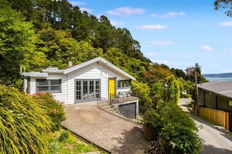 Photo of property in 49 Rona Street, Eastbourne, Lower Hutt, 5013