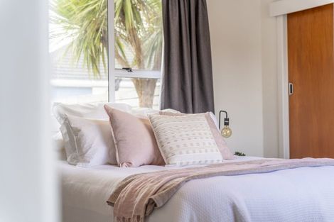 Photo of property in 9 Omega Street, Newlands, Wellington, 6037