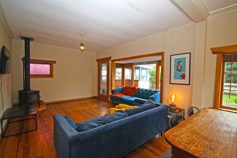Photo of property in 25 Roy Terrace, Moturoa, New Plymouth, 4310