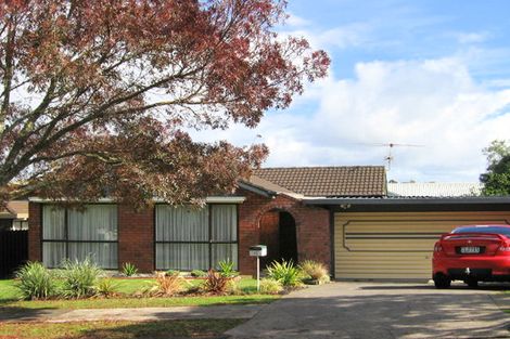 Photo of property in 19 Parramatta Place, Botany Downs, Auckland, 2010