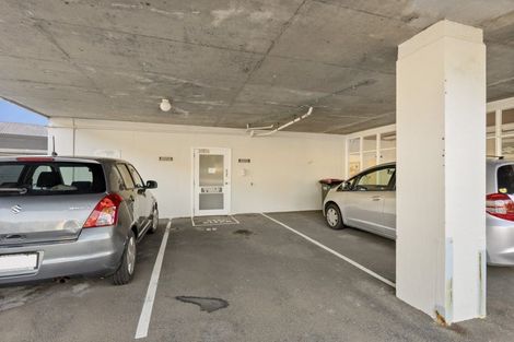 Photo of property in Rona House, 33 Rimu Street, Eastbourne, Lower Hutt, 5013