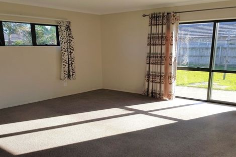 Photo of property in 20 Roto View, One Tree Point, 0118