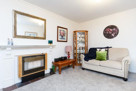 Photo of property in 140 Ruapehu Drive, Fitzherbert, Palmerston North, 4410