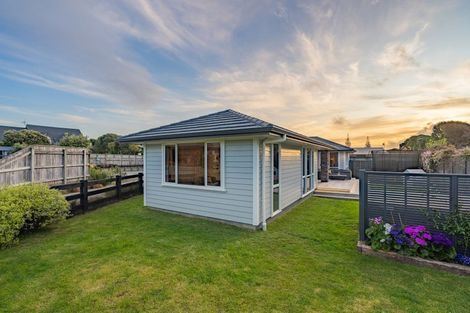 Photo of property in 3 Barbaras Way, Waikanae Beach, Waikanae, 5036