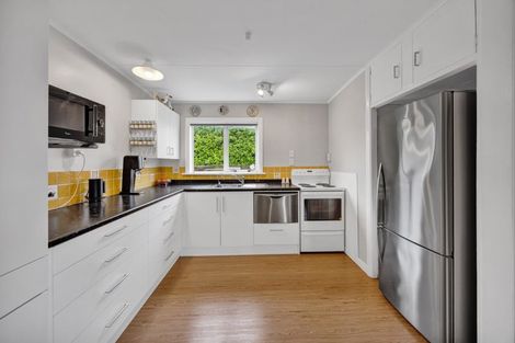 Photo of property in 74 Puriri Street, Hawera, 4610