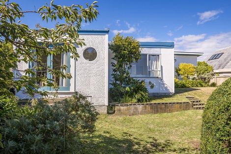 Photo of property in 134 Seaview Road, Paraparaumu Beach, Paraparaumu, 5032
