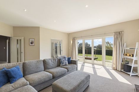 Photo of property in 10 Sampson Avenue, Waiwhakaiho, New Plymouth, 4312