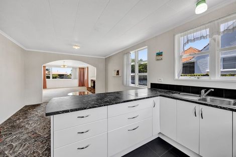 Photo of property in 5 Wera Street, Hawera, 4610