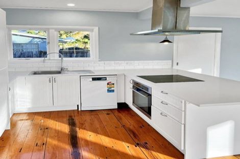 Photo of property in 12 Waterfront Road, Mangere Bridge, Auckland, 2022