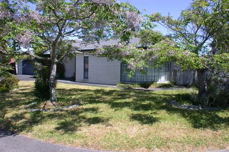 Photo of property in 113 Golfland Drive, Golflands, Auckland, 2013