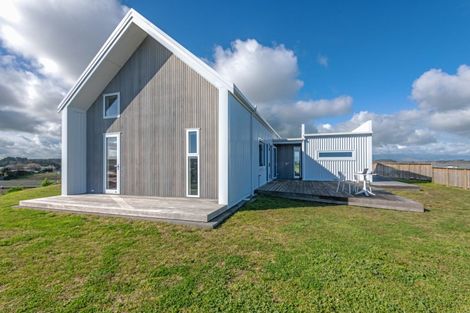 Photo of property in 2 Rangeview Rise, Foxton Beach, Foxton, 4815