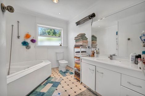 Photo of property in 57 Huatoki Street, Vogeltown, New Plymouth, 4310