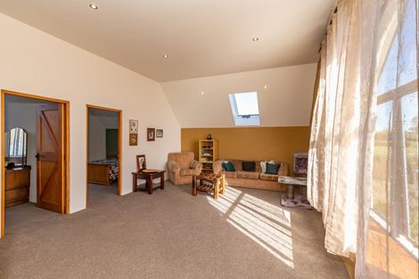 Photo of property in 100 Waihou Road, Levin, 5571