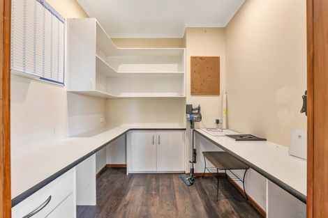 Photo of property in 377 Mangorei Road, Merrilands, New Plymouth, 4312