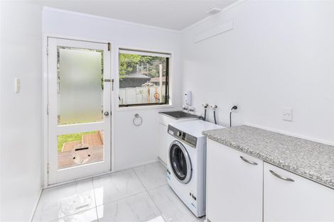 Photo of property in 24 Deodar Place, Totara Heights, Auckland, 2105