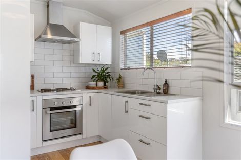 Photo of property in 2/79 Moore Street, Hillcrest, Auckland, 0627