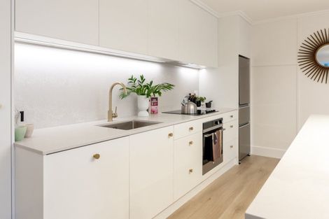 Photo of property in Hamilton Flats, 1/9 Hawker Street, Mount Victoria, Wellington, 6011