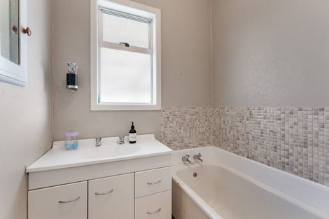 Photo of property in 27 Roberts Avenue, Aramoho, Whanganui, 4500